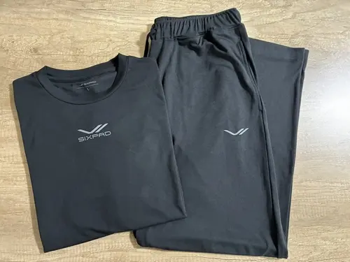 SIXPADリカバリーウェア上下セット